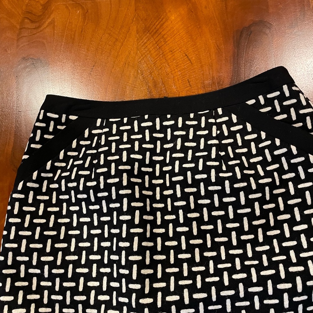 Talbots Black and Off-White Pencil Skirt, Size 10 - Picture 8 of 9